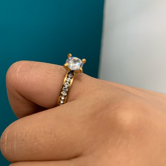 🥰 Wedding Ring 🥰 - Picture 7 of 11